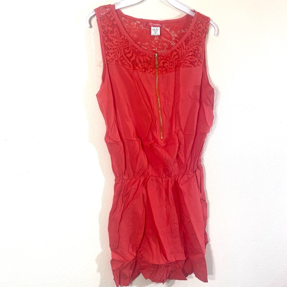 Coral Sleeveless scoop neck lace detail zip front gartered waist romper, NEW! - Picture 11 of 16